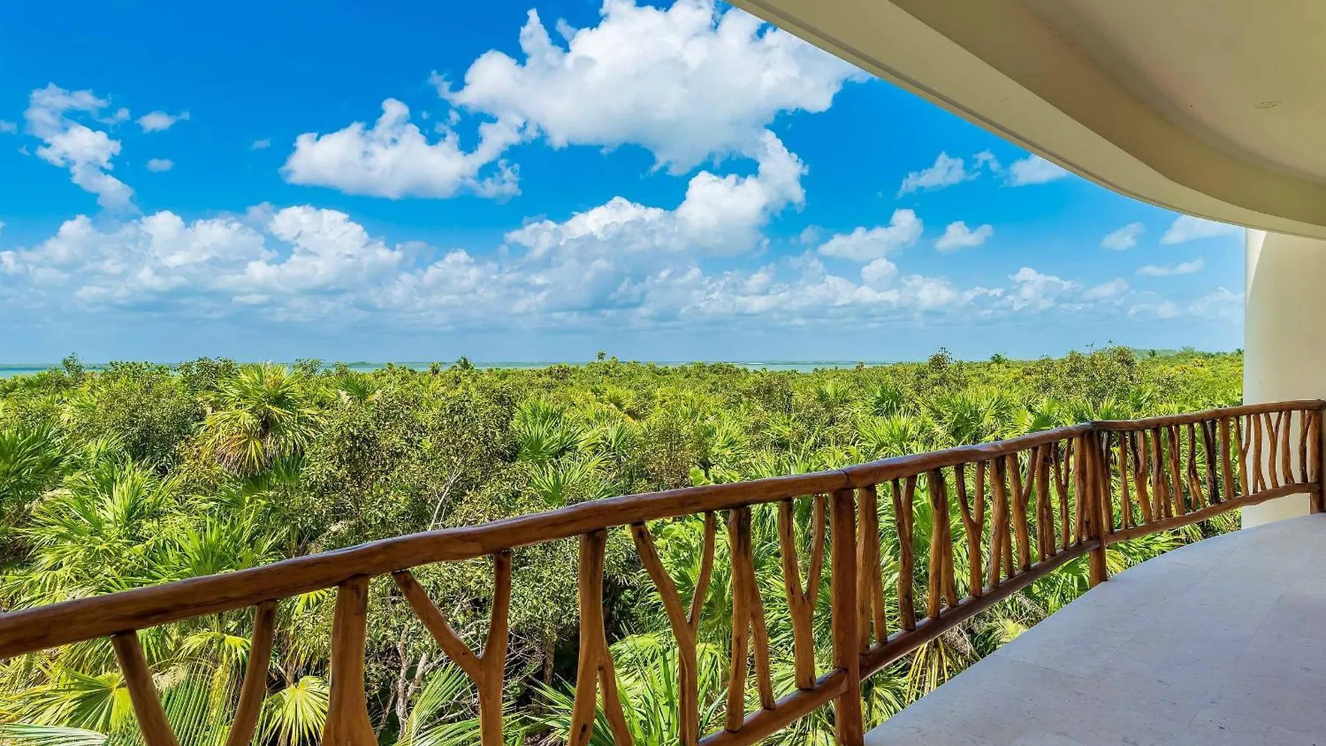 Casa Nah Balam. Very Private. A Perfect Get Away! Tulum Villa